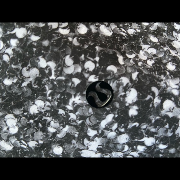 Lululemon Shimmy Shimmer Roll Down leggings - Picture 5 of 5